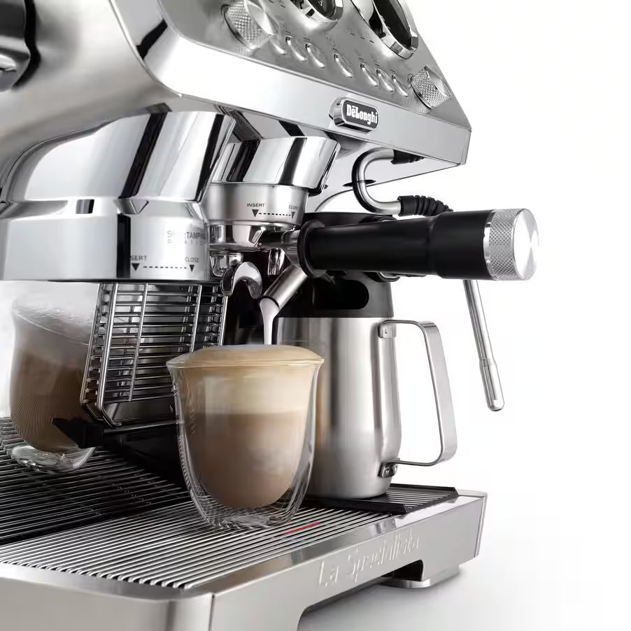 De'Longhi La Specialista Maestro EC9885.M brewing espresso