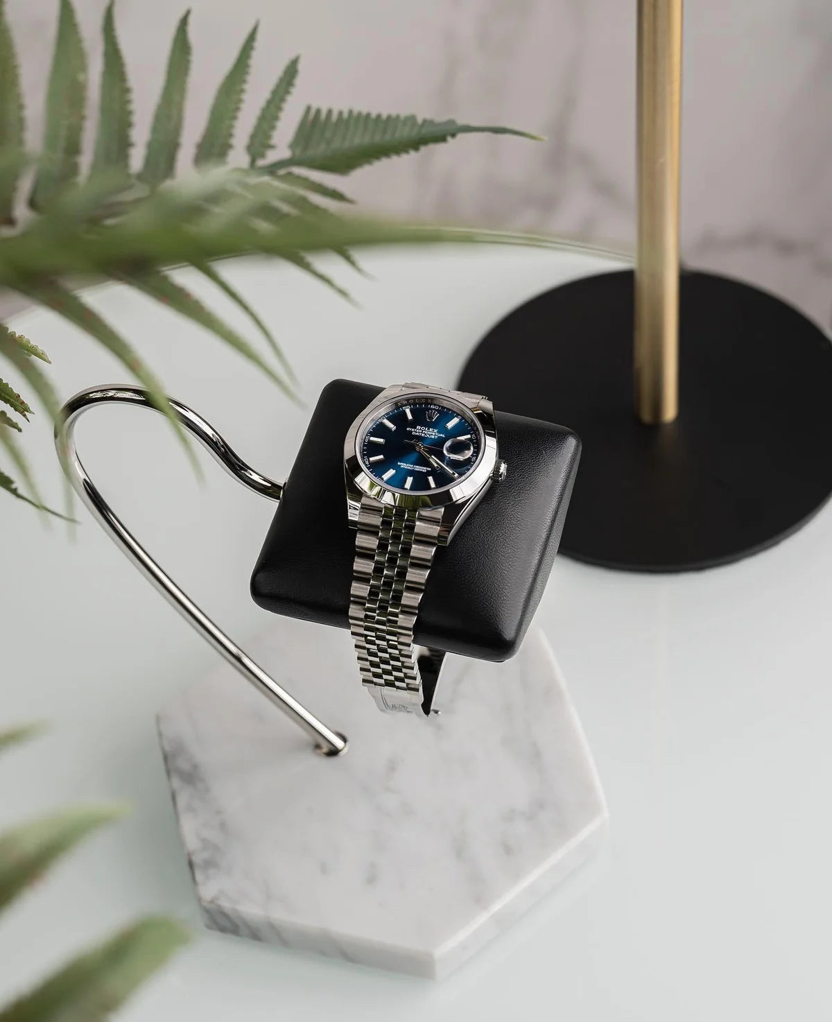 Fawes Hexagonal Watch Stand Single Cushion