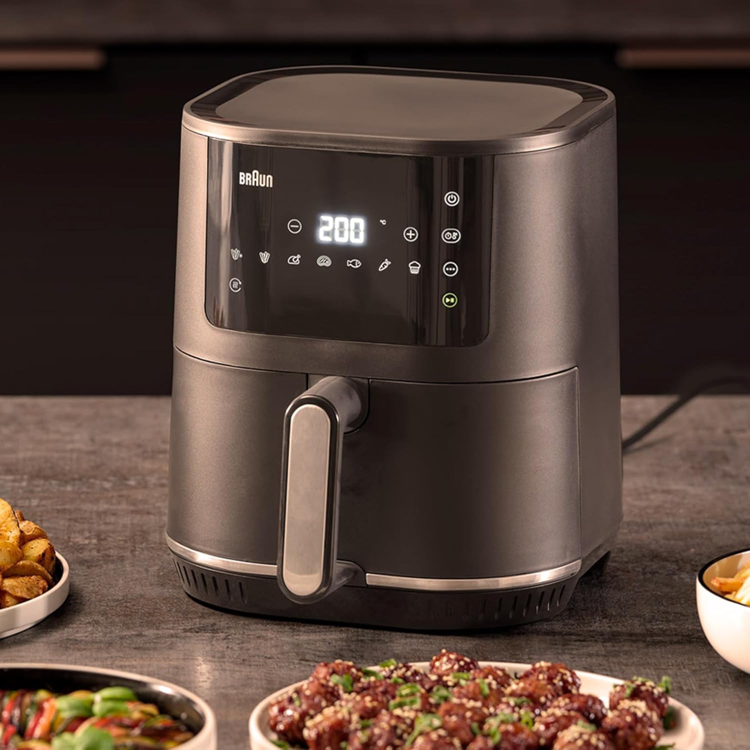 Braun MultiFry 4.3L HF3030 air fryer front view