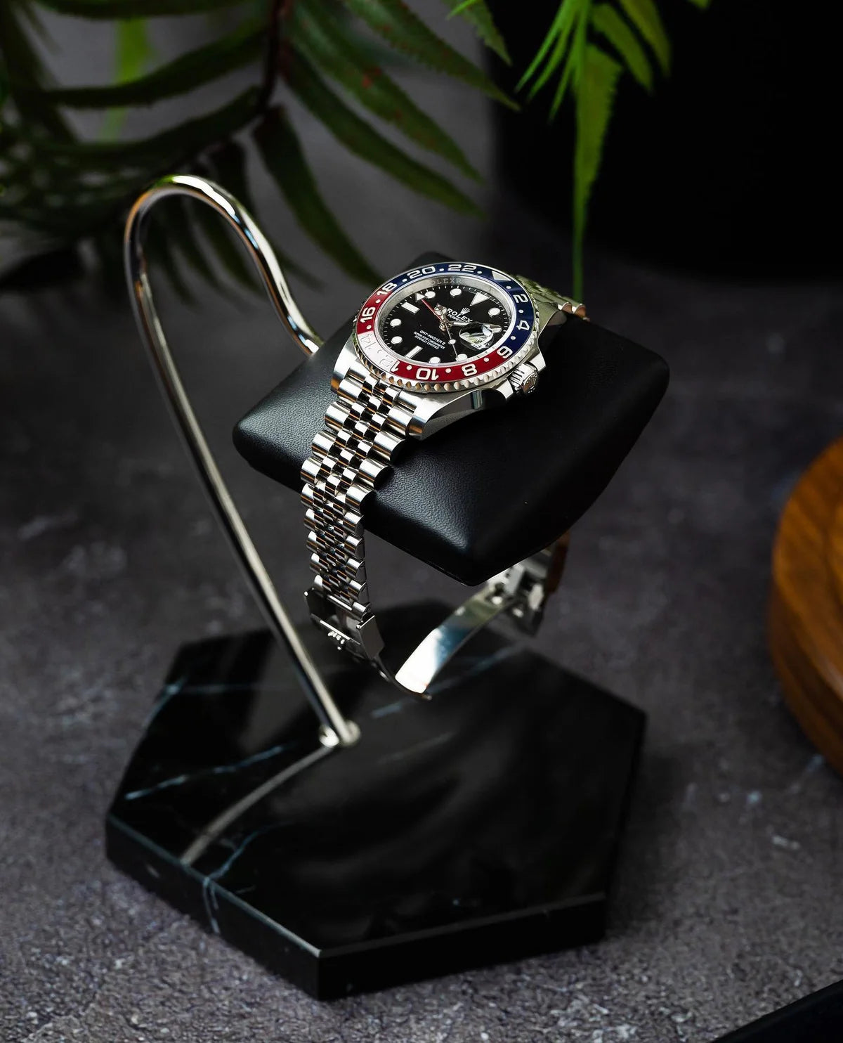 Fawes Hexagonal Watch Stand Single Cushion