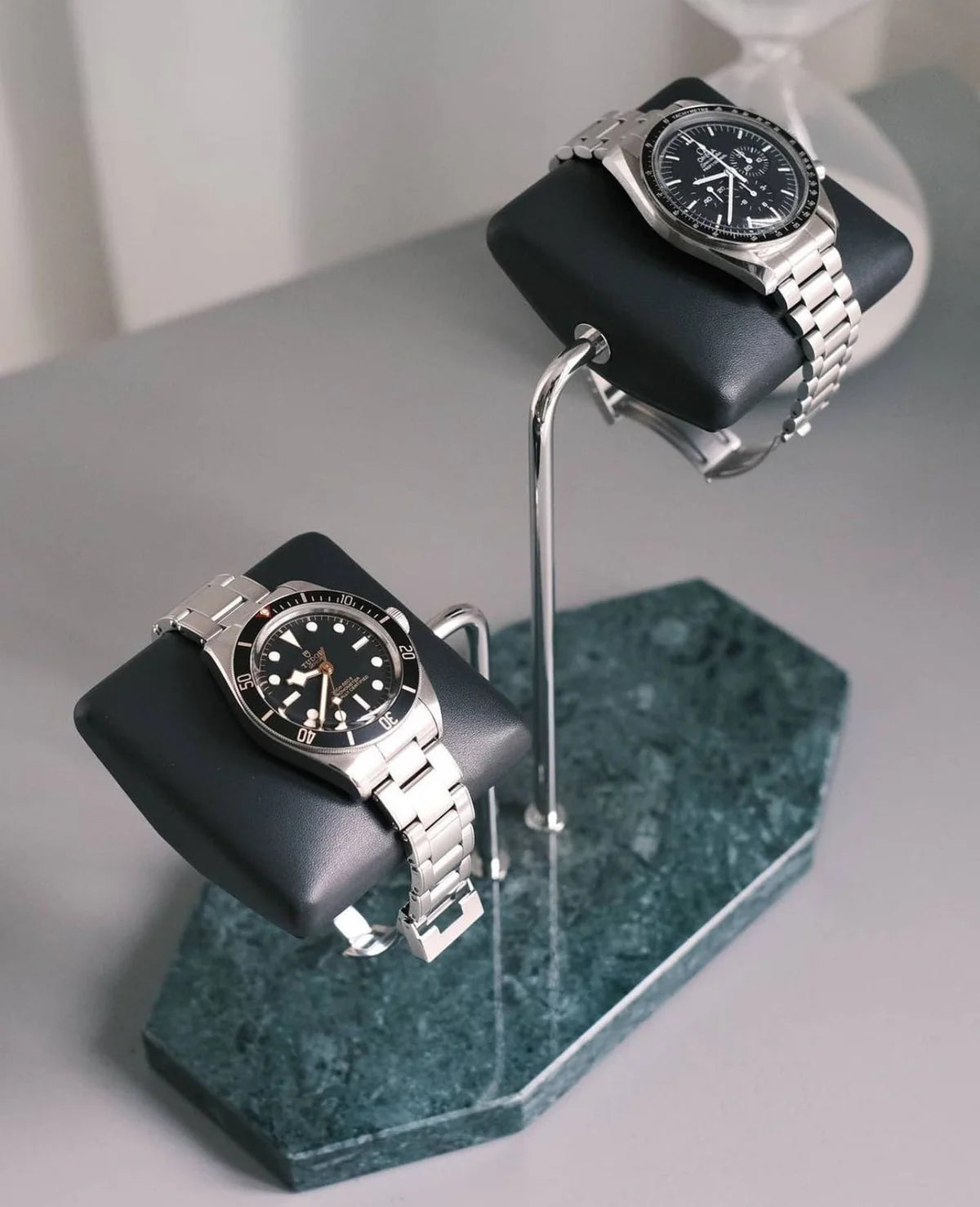 Fawes Hexagonal Watch Stand Double Cushion