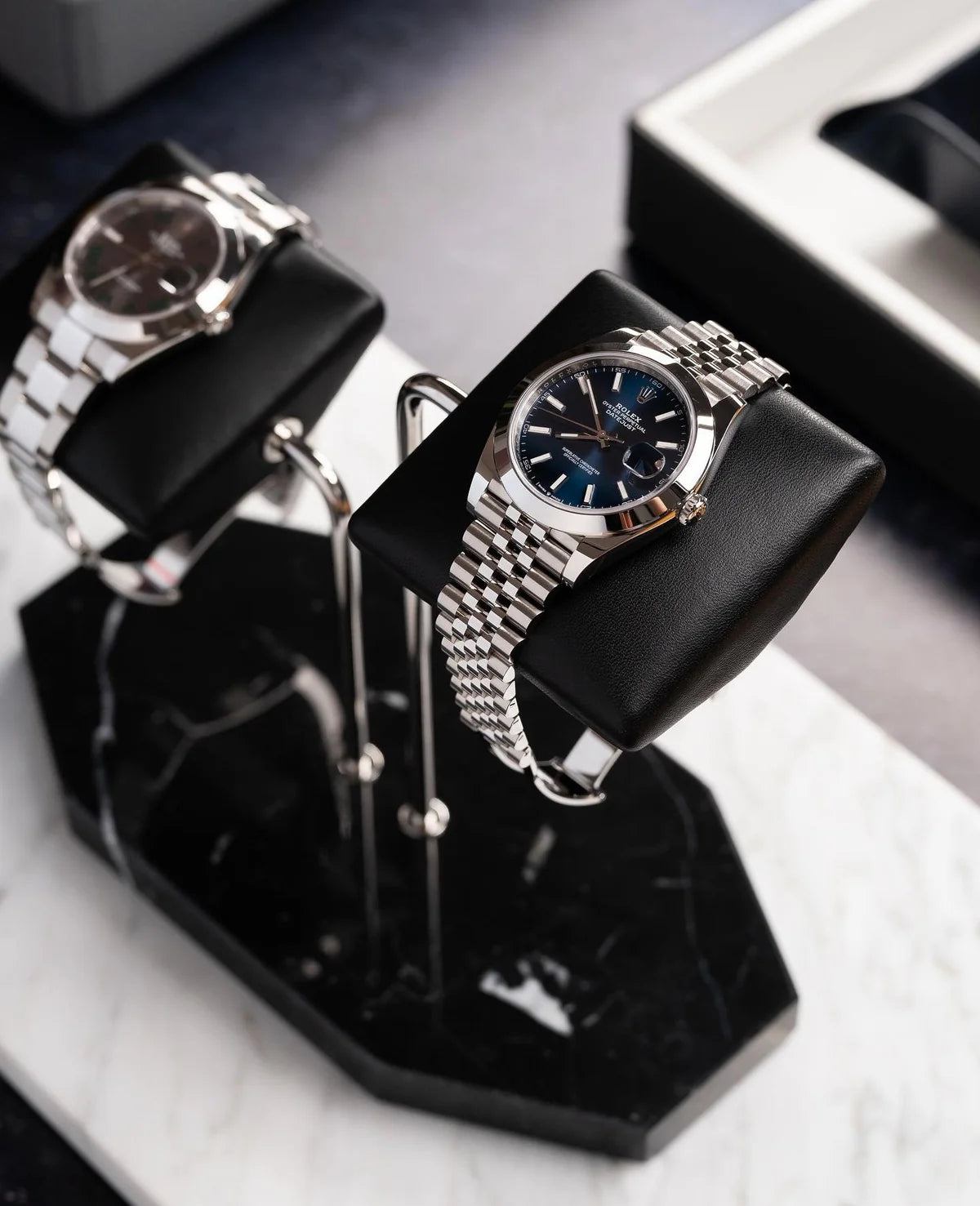 Fawes Hexagonal Watch Stand Double Cushion