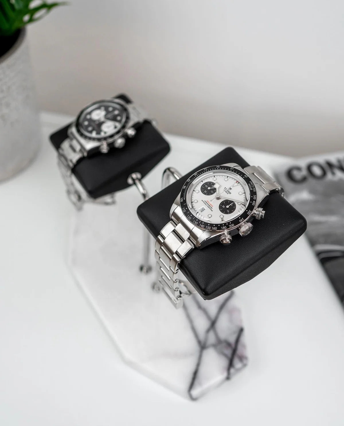Fawes Hexagonal Watch Stand Double Cushion