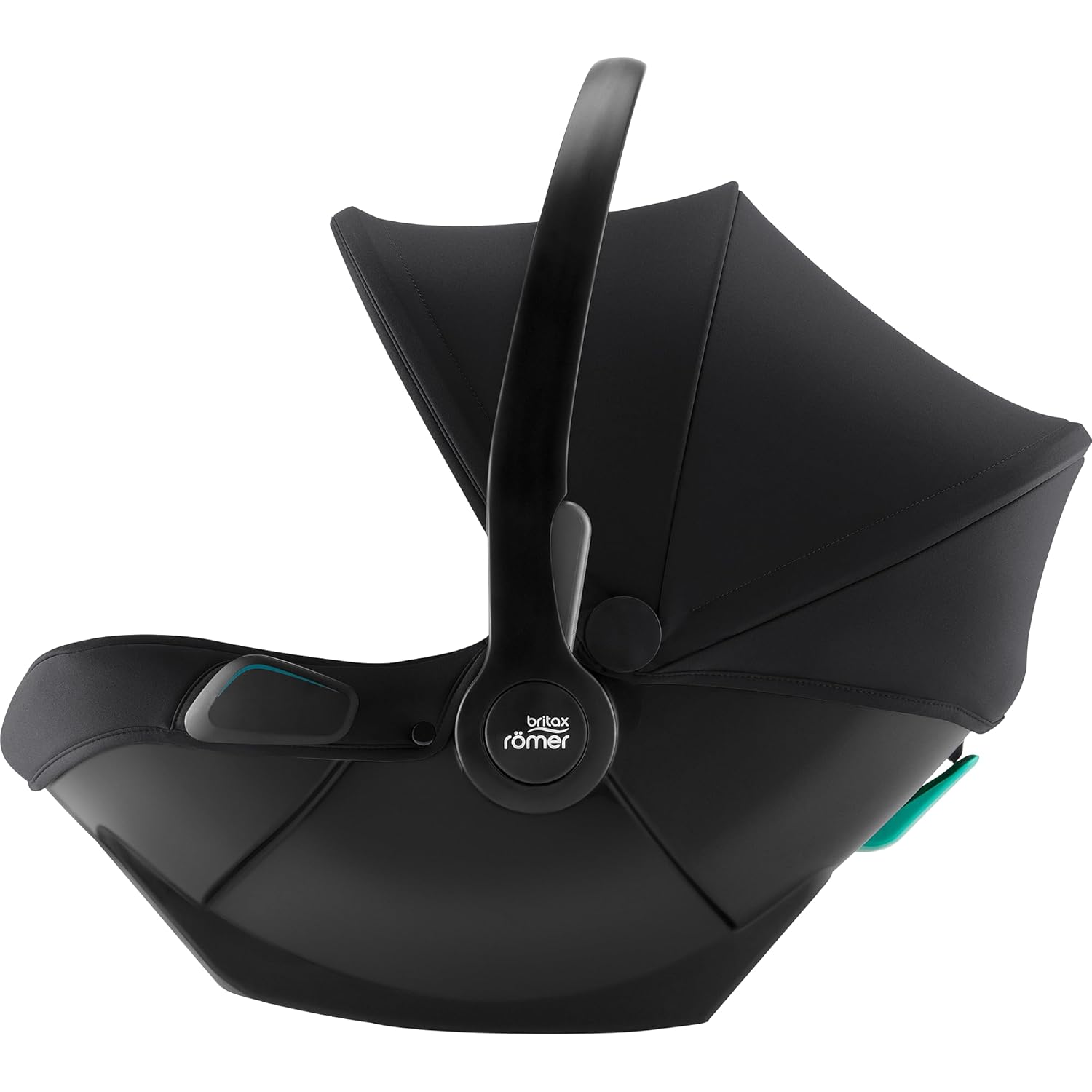 Side view of Britax Römer black infant carrier with ergonomic handle and extended sun canopy, designed for portability, comfort, and newborn protection.