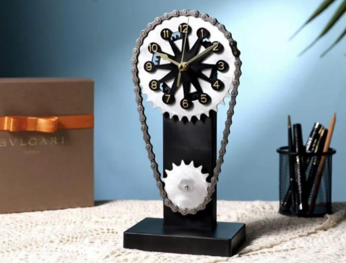 Fawes Rotating Gear Chain Clock