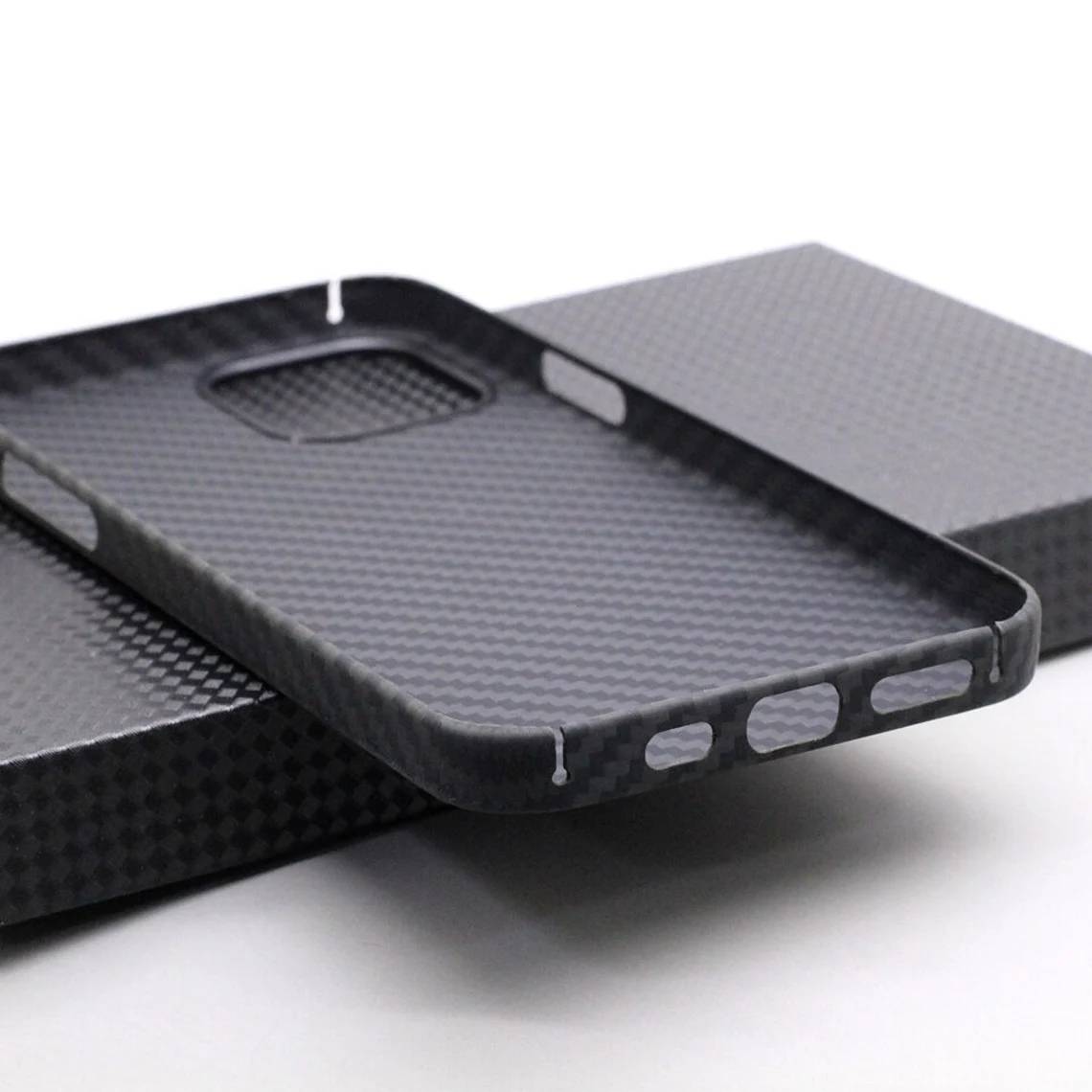 Essentials Real Aramid Carbon Fiber Case for iPhone 12